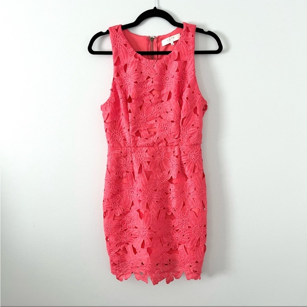 ASTR The Label Lace Coral Sleeveless Dress